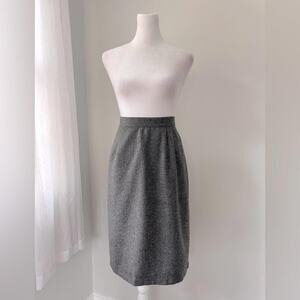 Vintage ‘90s Briggs New York Gray Wool Knee Length Pencil Skirt